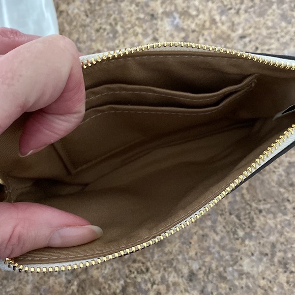 NWT Coach Corner Zip Wristlet Floral (Wristlet Only-Doesn’t Include Dust Bag) - Picture 15 of 17